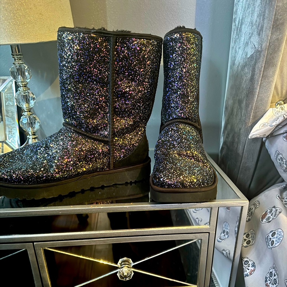 Size 11 women’s Ugg glitter boots